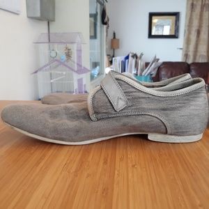 Bed stu Single monk strap buckled closures